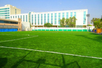 Dubai International School