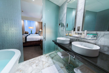 Bonnington Jumeirah Lakes Towers