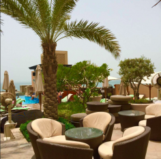Infini Pool Lounge