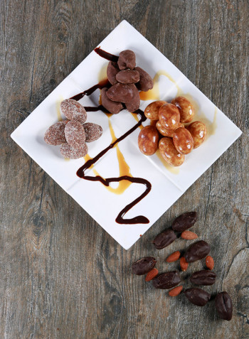 Assorted Chocolate Covered Date With Almond 135g