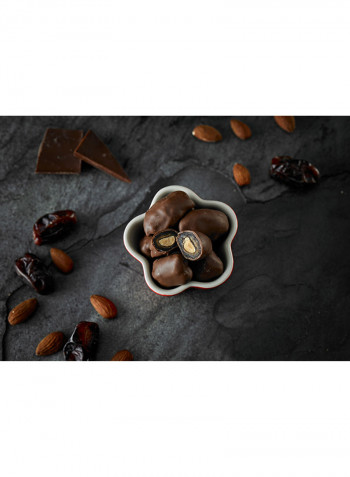 Milk Chocolate Covered Date With Almond 100g