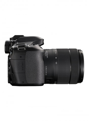 كاميرا رقمية بعدسة أحادية عاكسة EOS 80D مع عدسة IS USM EF-S ببعد بؤري 18-135 وفتحة عدسة f/3.5-5.6 بدقة 24.2 ميجابكسل وشاشة عرض LCD تعمل باللمس واتصال واي فاي مدمج