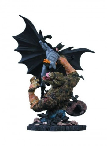 Batman Vs. Killer Croc Statue