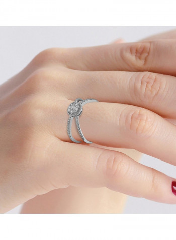 18 Karat White Gold Intertwined Diamond Studded Ring