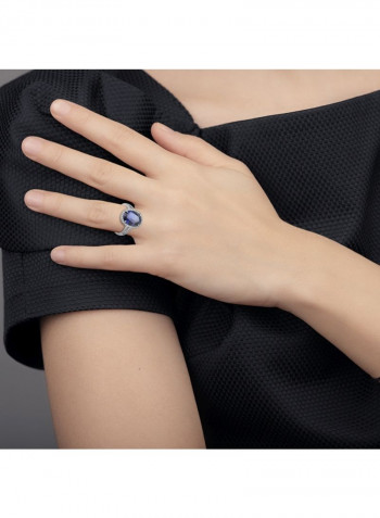 18K White Gold Oval Shaped Diamond And Sapphire Studded Ring