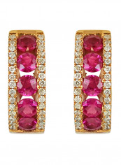 18 Karat Gold 0.25Ct Diamond And 1.14Ct Ruby Studded Earrings