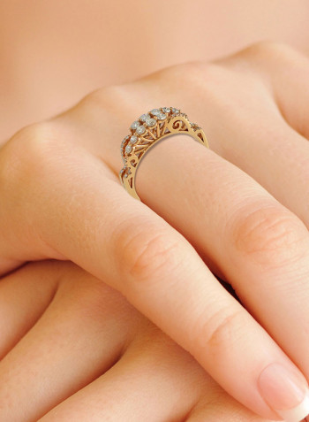 18 Karat Gold 0.48Ct Diamond Studded Ring