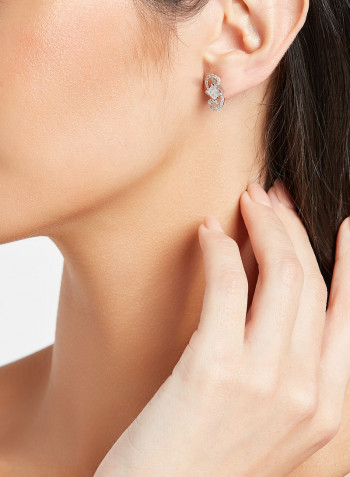 18 Karat White Gold Diamond Earrings