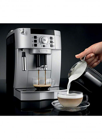 Magnifica XS Fully Automatic Espresso Machine 1450 W ECAM22.110.B Silver/Black