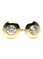 18K Gold Exquisite Design Bazel Diamond Stud Earring
