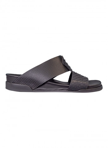 Textured Arabic Sandals Black