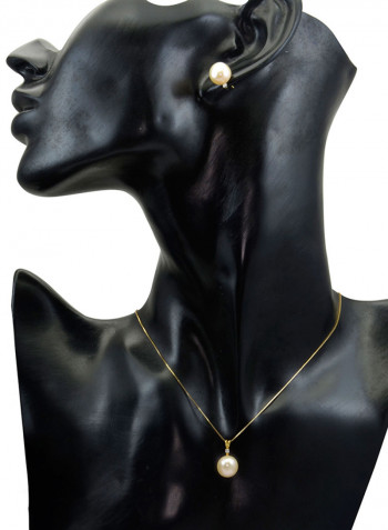 18 Karat Gold 0.06 Carat Diamonds 9-10 mm Pearl Pendant Necklace And Earrings Set