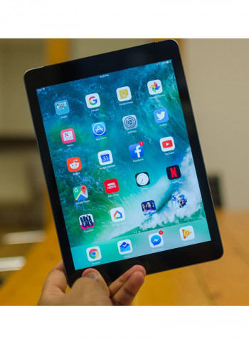 iPad Pro 2016 (1st Generation) 9.7inch, 128GB, Wi-Fi Space Gray With FaceTime
