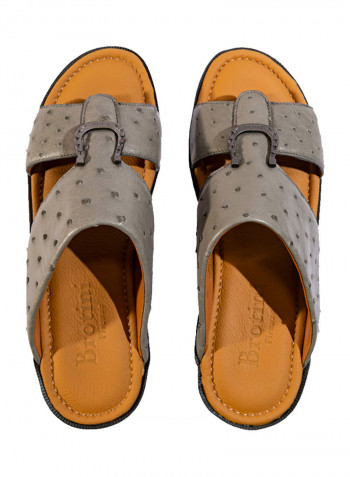 Textured Buckle Detail Arabic Sandals Grey