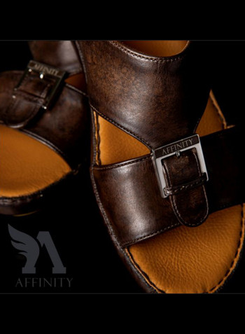 Buckle Detail Arabic Sandals Brown