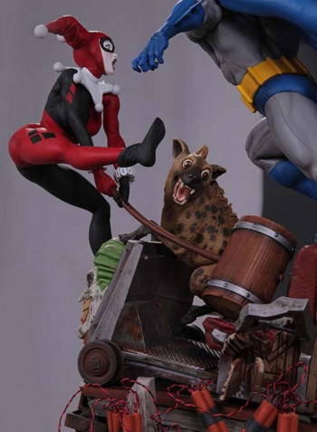 Batman Vs Harley Quinn Battle Statue 14inch