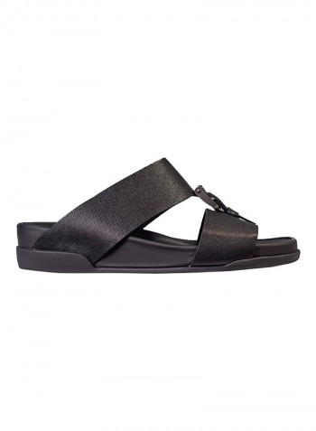 Buckle Detail Arabic Sandals Black