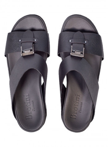 Buckle Detail Arabic Sandals Black