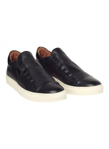 Reed Slip-On Shoes أسود