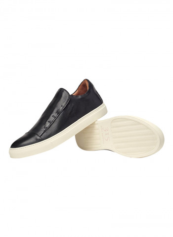 Reed Slip-On Shoes أسود