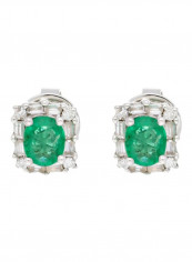 18 Karat White Gold 0.70Ct Emerald And 0.20Ct Diamond Studded Stud Earrings reviews 18 Karat White Gold 0.70Ct Emerald And 0.20Ct Diamond Studded Stud Earrings