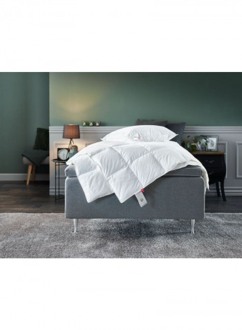 Flora Danica Anemone Warm Duvet Fur white 240x220cm