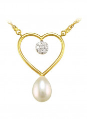 18 Karat Gold Diamond And Pearl Studded Solitaire Necklace