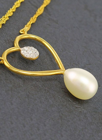18 Karat Gold Diamond And Pearl Studded Solitaire Necklace