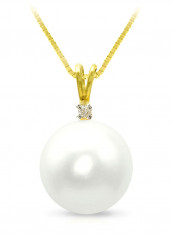 18 Karat Gold 0.02 Carat Diamonds 9-10 mm Pearl Pendant Necklace