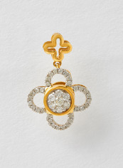 18 Karat Gold Sparkle Pendant