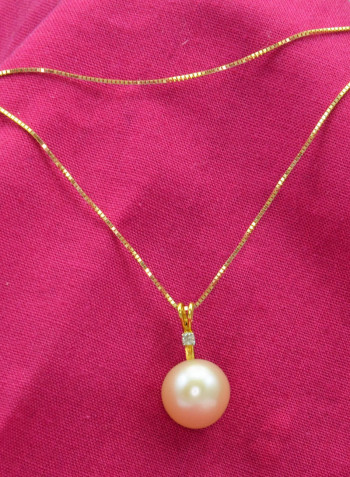 18 Karat Gold 0.02 Carat Diamonds 9-10 mm Pearl Pendant Necklace