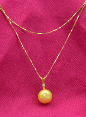 18 Karat Gold 0.02 Carat Diamonds 9-10 mm Pearl Pendant Necklace