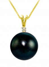 18 Karat Gold 0.02 Carat Diamonds 9-10 mm Pearl Pendant Necklace