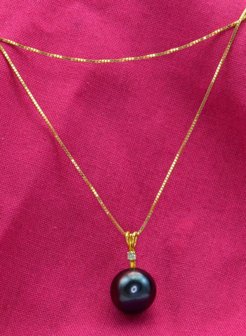 18 Karat Gold 0.02 Carat Diamonds 9-10 mm Pearl Pendant Necklace