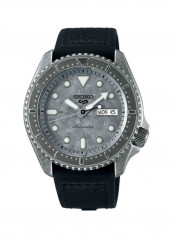 Men's 5 Sports Water Resistant Analog Watch SRPE79K1