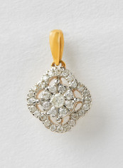 18 Karat Gold Sparkle Pendant