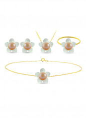 18 Karat Solid Yellow Gold 13 mm Mother Of Pearl Flower Shape With 7 mm Pearl Jewellery Set