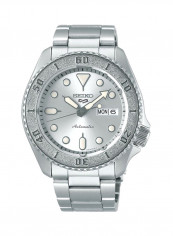 Men's 5 Sports Water Resistant Analog Watch SRPE71K1