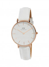Leather Analog Watch DW00100249