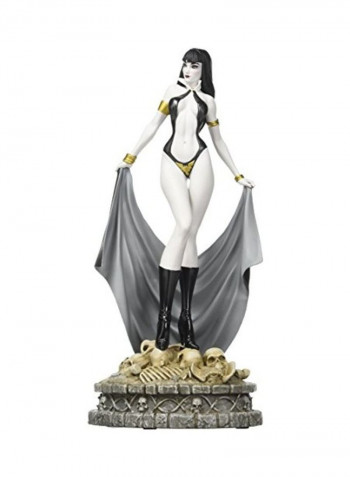 Vampirella Variant Statue 17 x 9 x 8inch