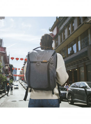 Everyday Backpack V2 30L Charcoal