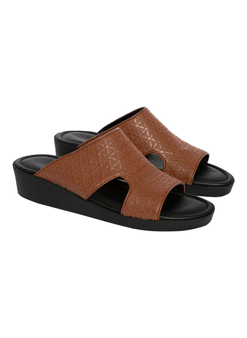 Textured Arabic Sandals Brown