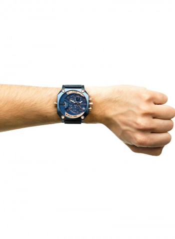 Men's Leather Analog Wrist Watch P 15385JSBL-03