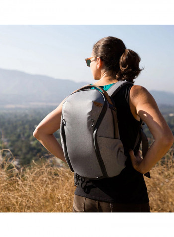 Everyday Zippered Backpack V2 20L Ash