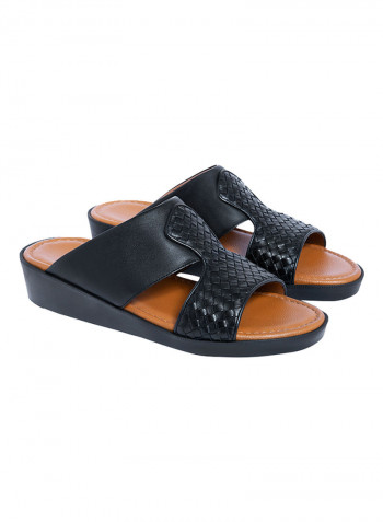 Textured Arabic Sandals Black