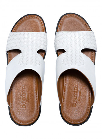 Textured Arabic Sandals White