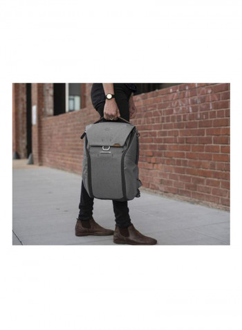 Everyday Zippered Backpack V2 20L Ash