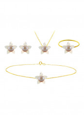 18 Karat Solid Yellow Gold 10 mm Mother Of Pearl Flower Shape With 4 mm Pearl Jewellery Set