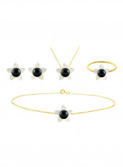 18 Karat Solid Yellow Gold 10 mm Mother Of Pearl Flower Shape With 4 mm Pearl Jewellery Set