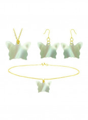 18 Karat Gold Butterfly Shape Pearl Pendant Jewellery Set